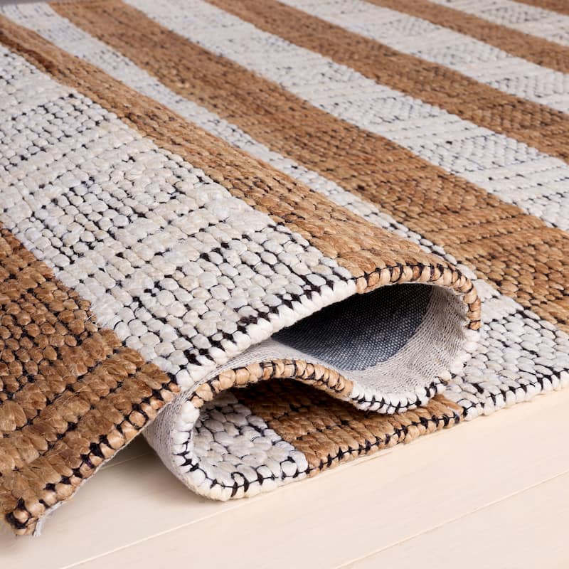 SAFAVIEH Handmade Natural Fiber Dorchen Jute Rug