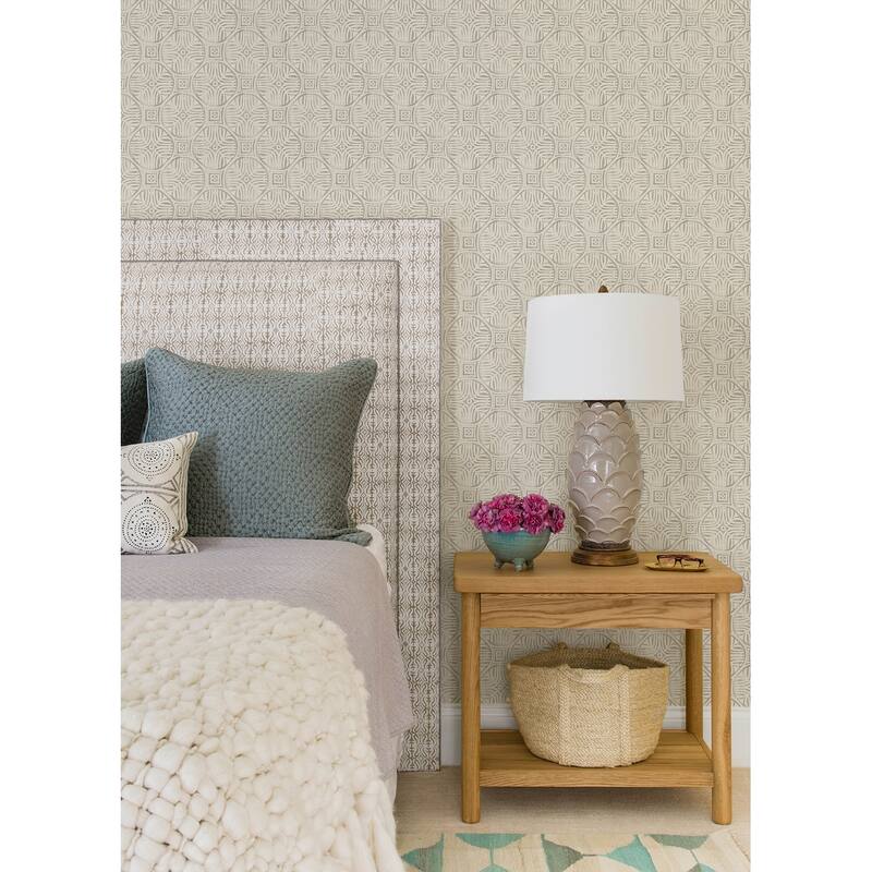 Chesapeake Sandee Grey Medallion Wallpaper