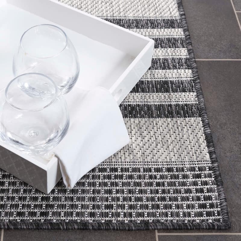 SAFAVIEH Beach House Gritta Transitional Rug