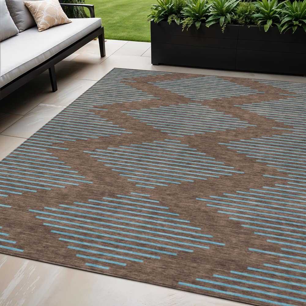 HomeRoots Geometric Transitional Rectangle Outdoor Rug
