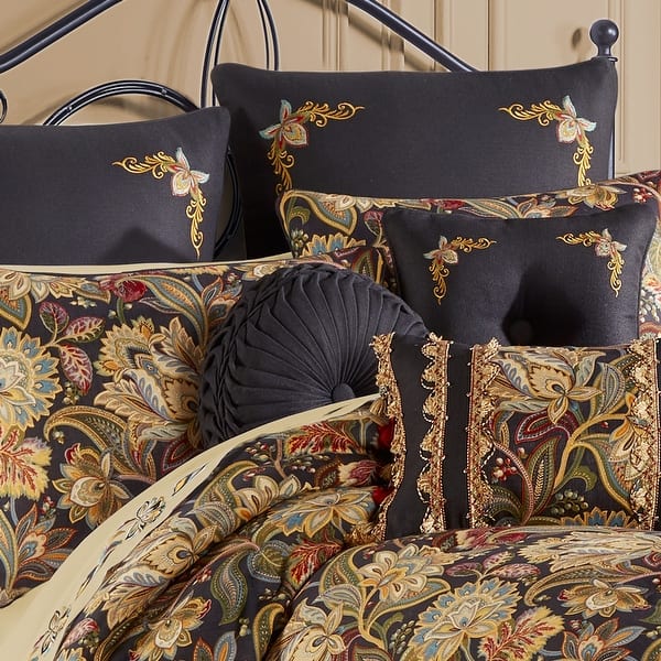 Five Queens Court Stefania Tufted Round Decorative Throw Pillow Bed