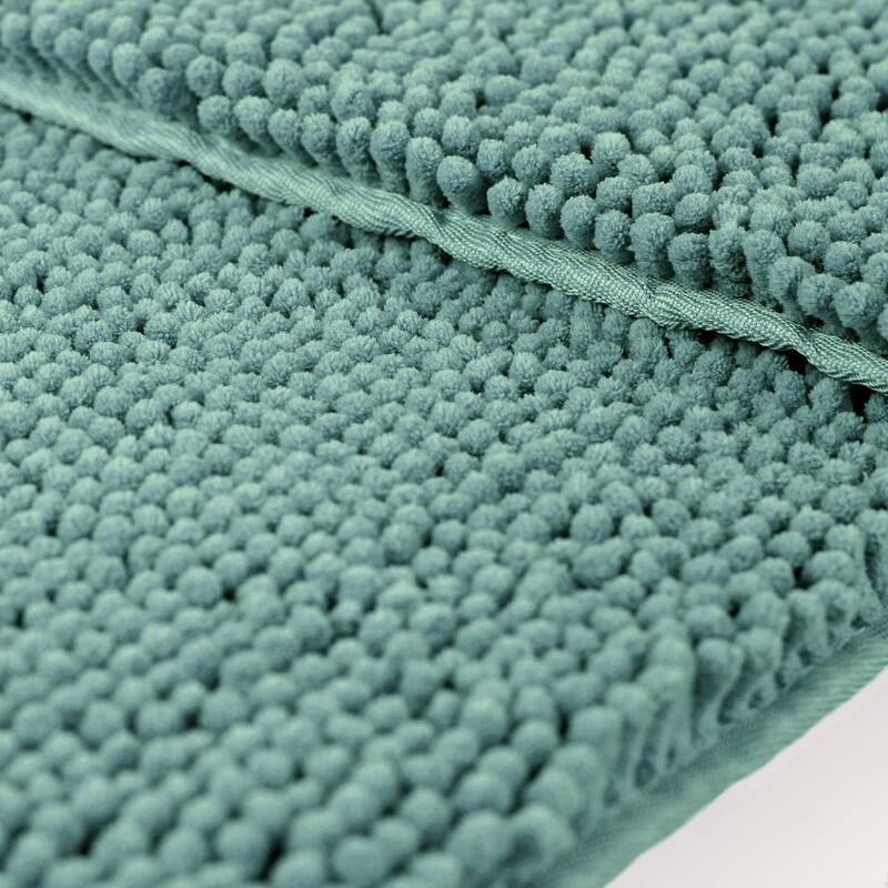 Resort Collection Plush Shag Chenille Bath Mat (17 inches x 24 inches)