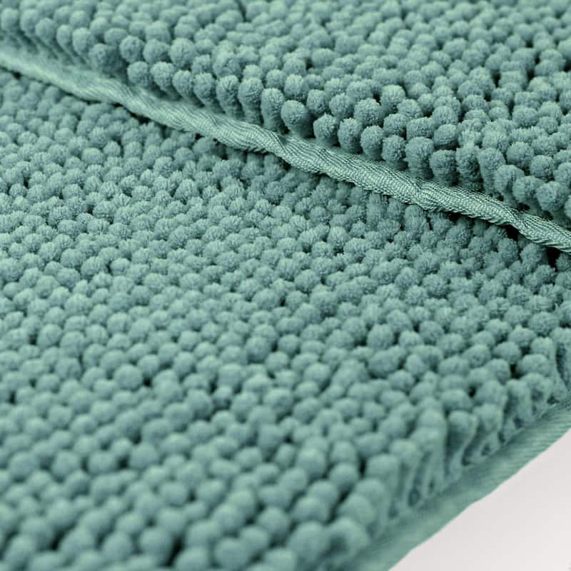 Resort Collection Plush Shag Chenille Bath Mat (21 x 34)