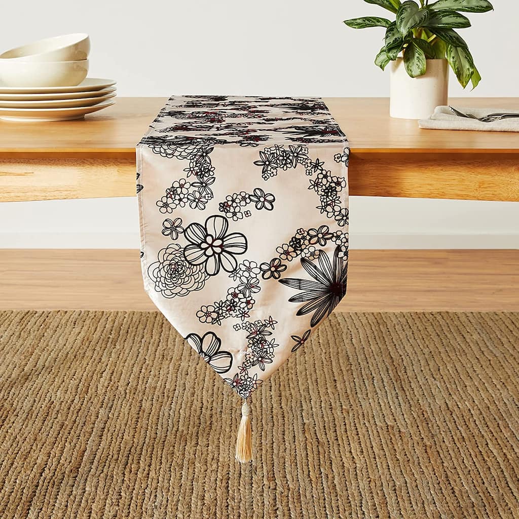 Violet Linen Silky Bloom Daisy Flower Pattern, 13 Inch by 70 Inch, Decorative Table Runners