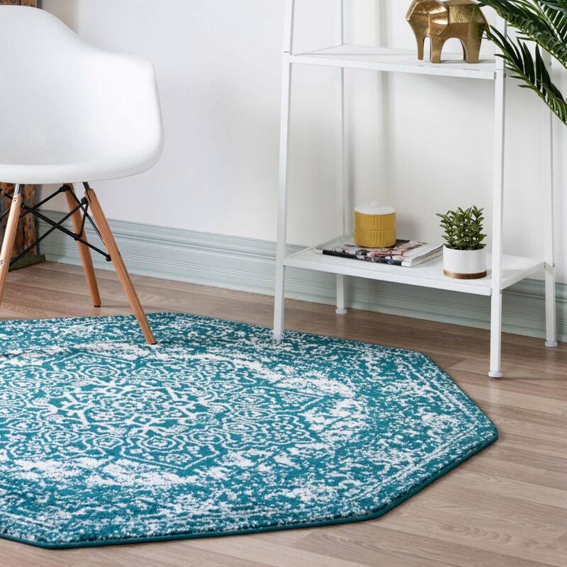 Traditional Brenda Collection Area Rug