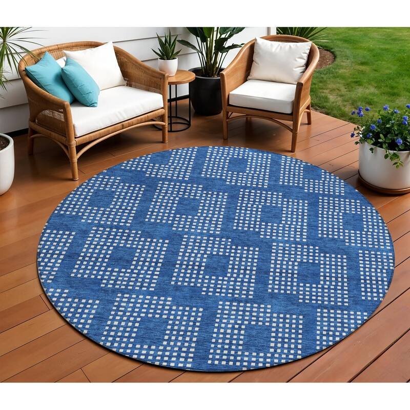 HomeRoots Geometric Transitional Rectangle Outdoor Rug - 8' Round