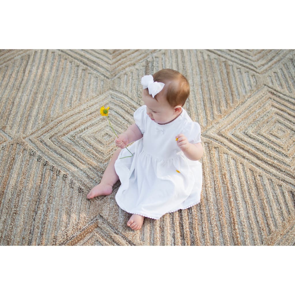 Alora Decor Makalu Hand-tufted Diamond Solid Wool Rug