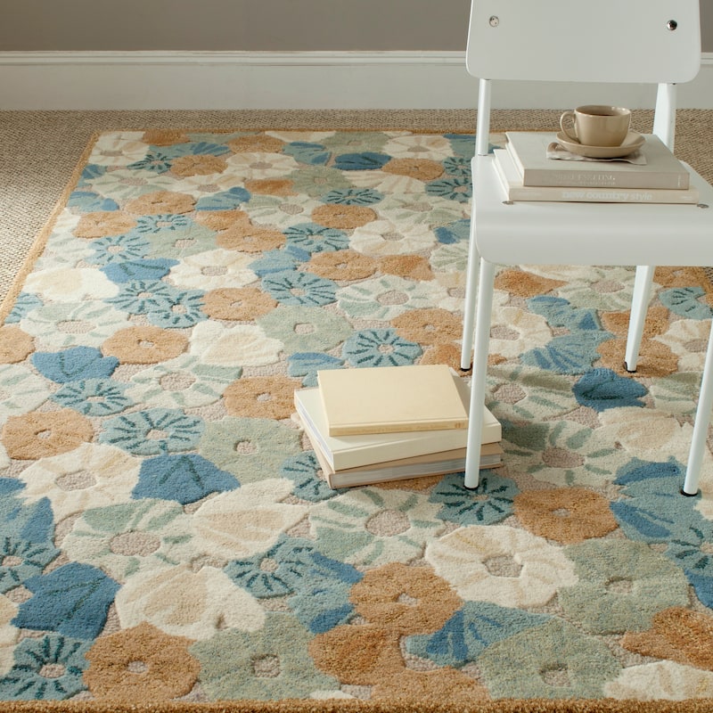 Martha Stewart by SAFAVIEH Poppy Field Wool/ Viscose Rug - 8' x 10' - Cornucopia Beige