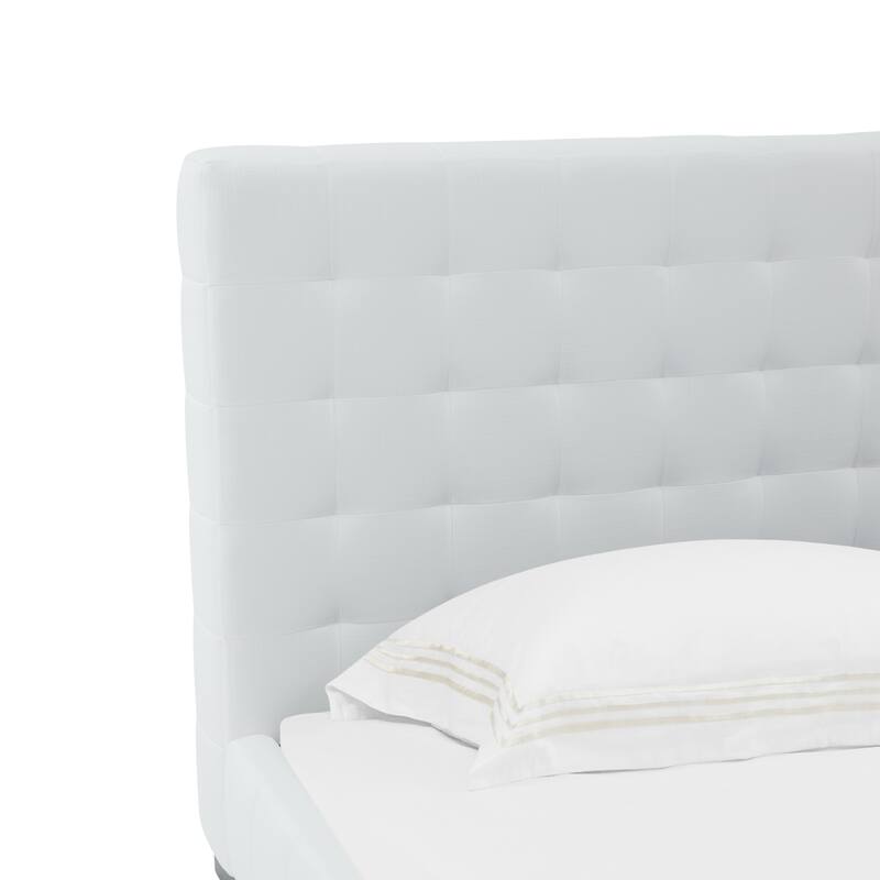 SAFAVIEH Couture Heini Tufted Bed
