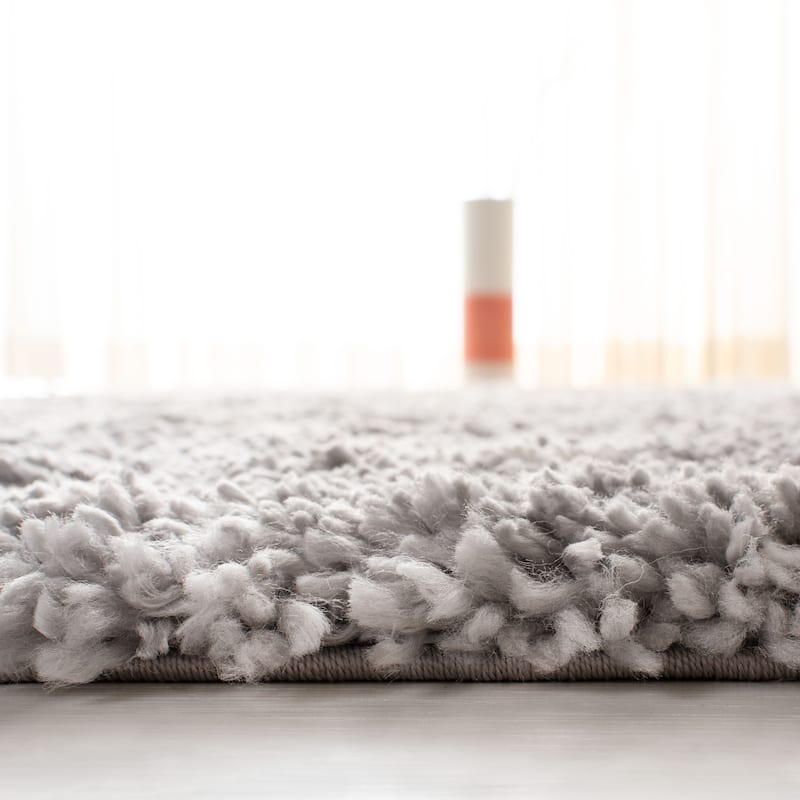 SAFAVIEH Fontana Shag Gabriela Trellis 2-inch Thick Rug - Grey/Cream - 5' 3" x 7' 6"