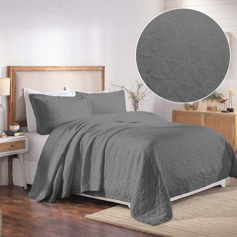 Superior Serenity Cotton Matelasse Jacquard Celtic Circle Bedspread Set - Grey - Full - 3 Piece