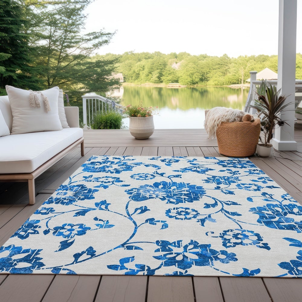 Machine Washable Indoor/ Outdoor Chantille Farmhouse Floral Rug