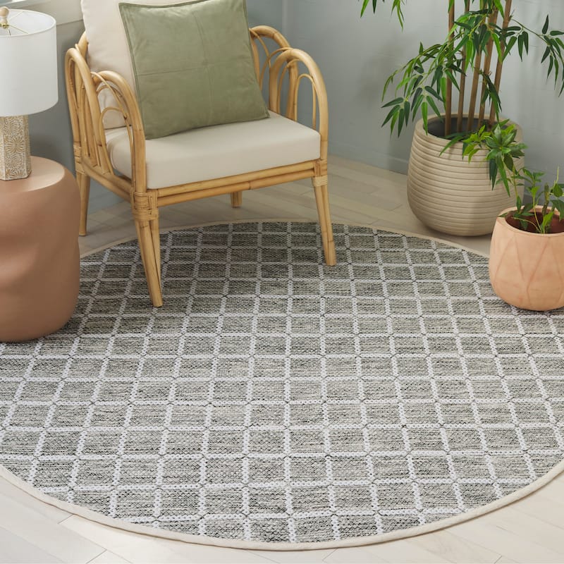 SAFAVIEH Handmade Montauk Huldis Casual Cotton Rug - 6' Round - Green/Ivory