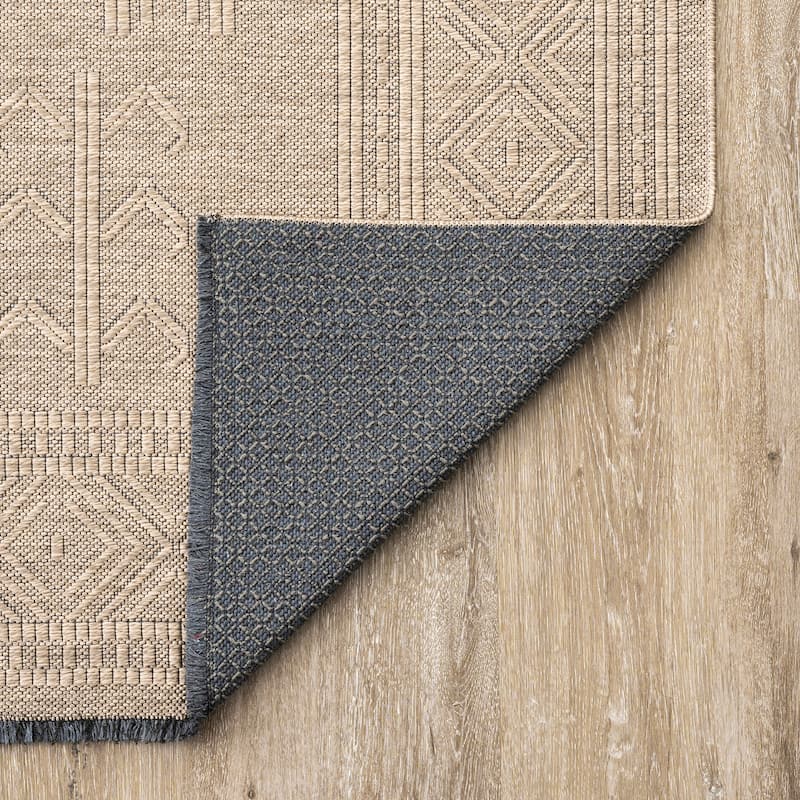 Alameda Solid Color Medallion Machine Washable Indoor Area Rug