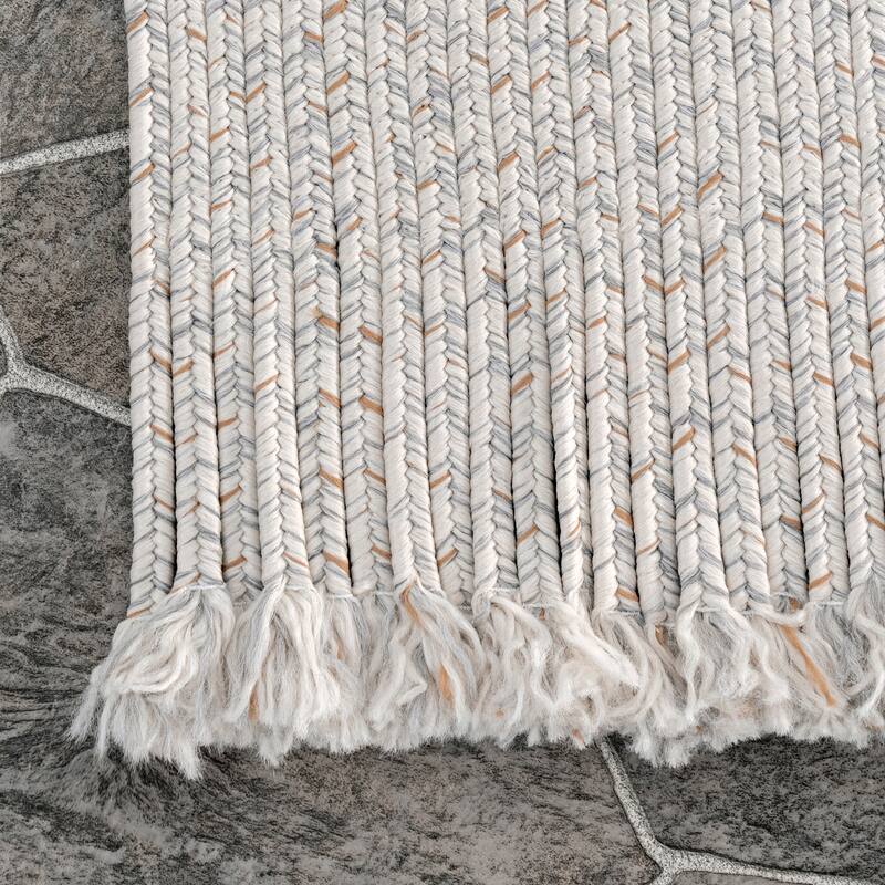 Nuloom Braided Courtney Tassel Indoor/Outdoor Area Rug