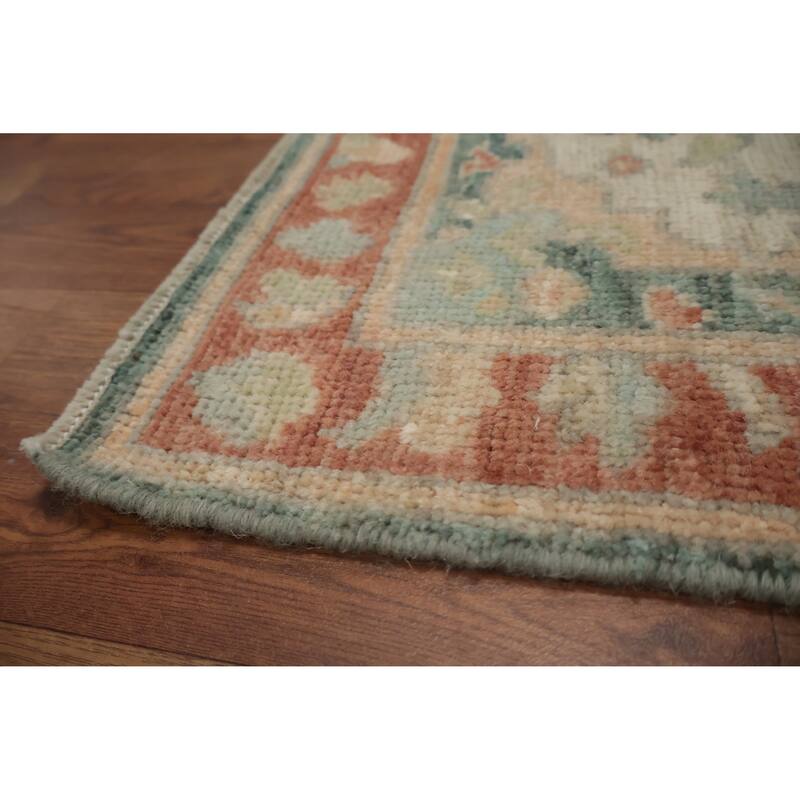 Hand Knotted Oriental 100% Wool Carpet Transitional Floral Beige & Ivories Oushak Area Rug - 3' 0'' X 2' 1''