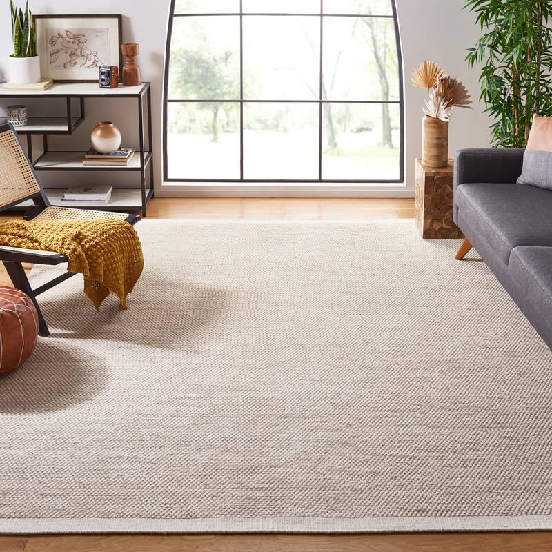 SAFAVIEH Handmade Natura Ludmila Farmhouse Wool Rug - 4' x 6' - Taupe/Ivory
