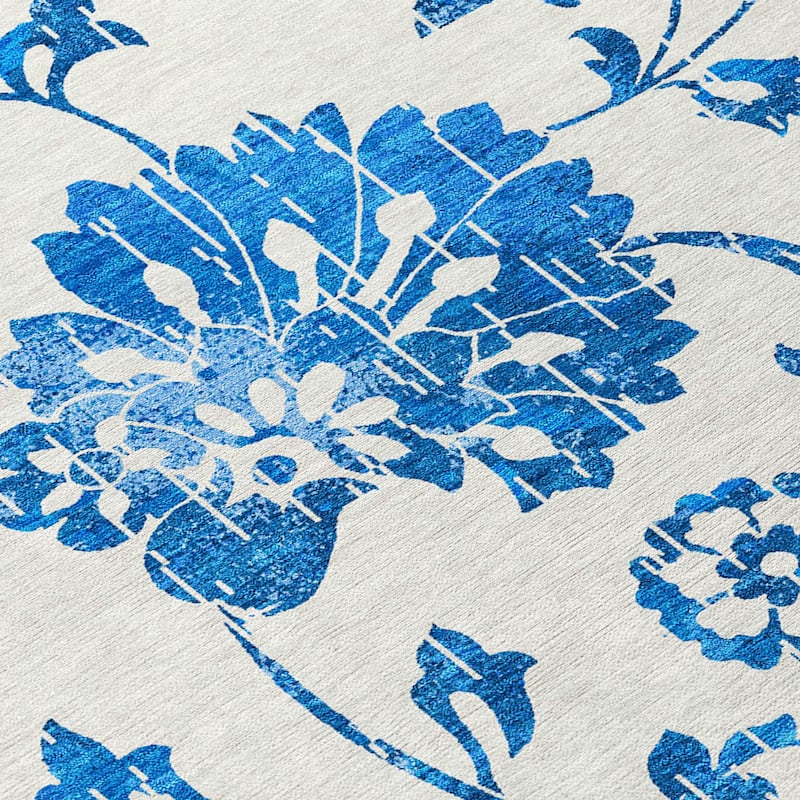 Machine Washable Indoor/ Outdoor Chantille Farmhouse Floral Rug