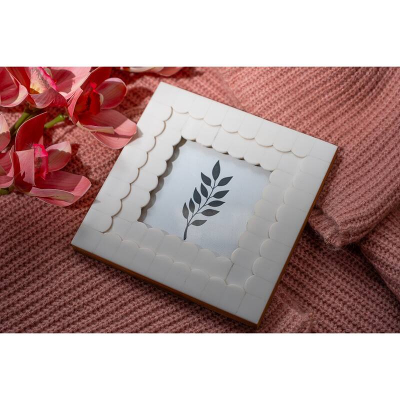 Rectangular Flower Border Picture Frame - for 4" x 4" Photo - White