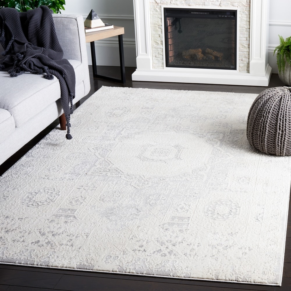SAFAVIEH Hanna Lisha Medallion Distressed Rug