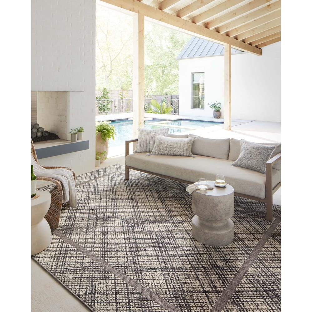 Alexander Home Renee Modern Chambray Border Indoor / Outdoor Rug