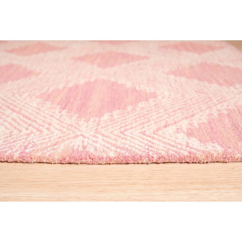 Hand-Tufted Wool Pink Contemporary Transitional Spring Rug - Modern Elegance and Playful Charm