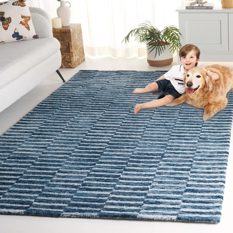 SAFAVIEH Hand-Tufted Ebony Eiliv Modern & Contemporary Wool Rug