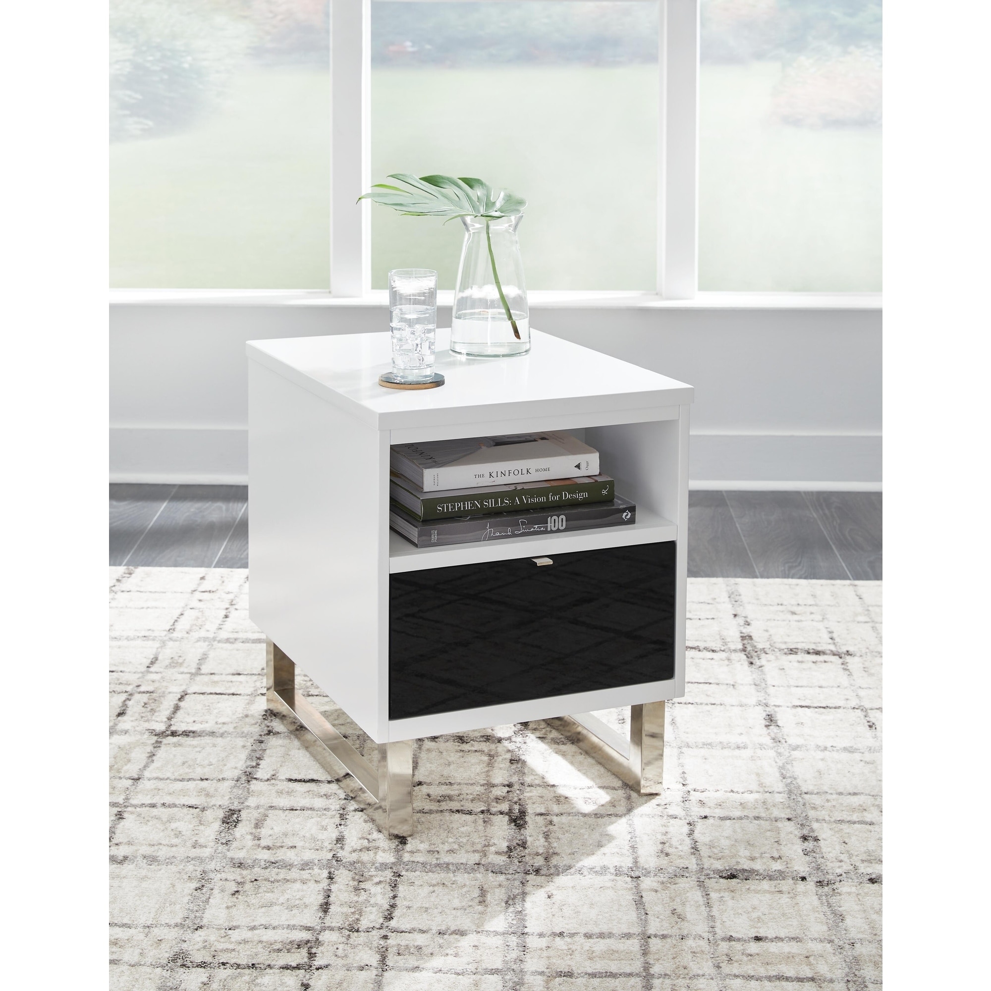 Signature Design by Ashley Gardoni White/Black Chairside End Table - 19.75" W x 24.25" D x 25" H