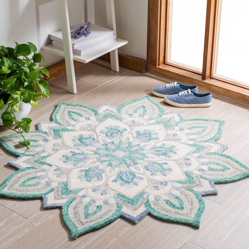 SAFAVIEH Handmade Novelty Amelie Flower Wool Rug - 4' Round - Blue/Ivory