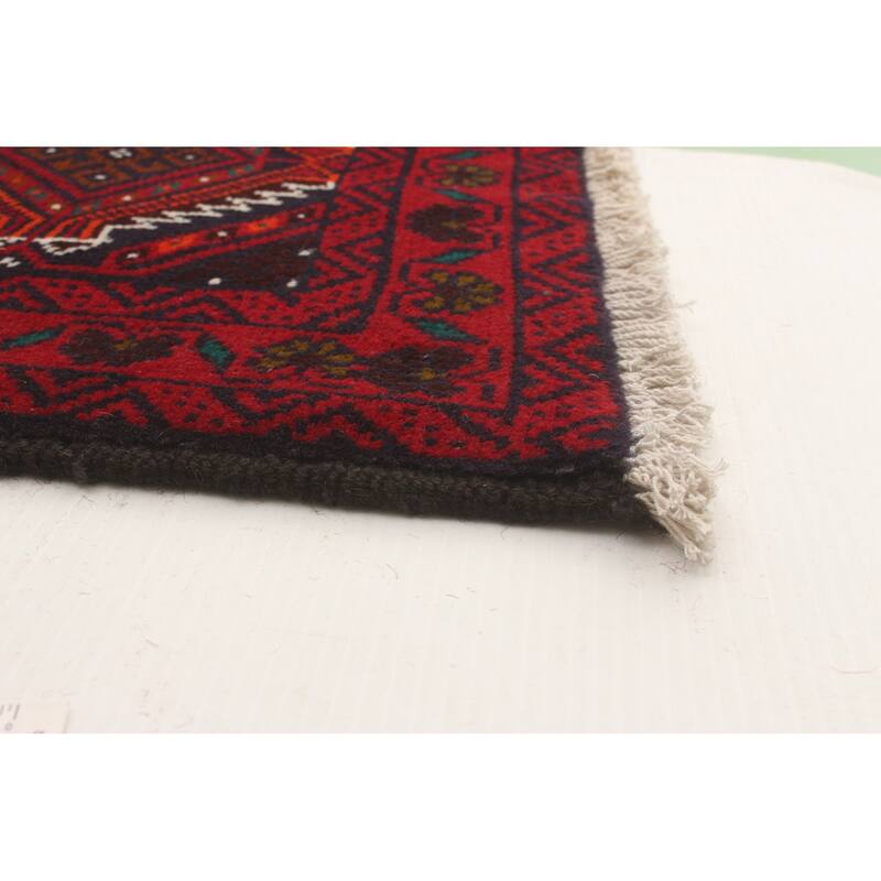 Hand-knotted Rizbaft Red Wool Rug - 3'5" x 6'1"/3'5 x 6'1