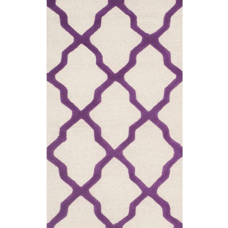 SAFAVIEH Handmade Cambridge Eirny Moroccan Trellis Wool Rug - 2'6" x 4' - Ivory/Purple