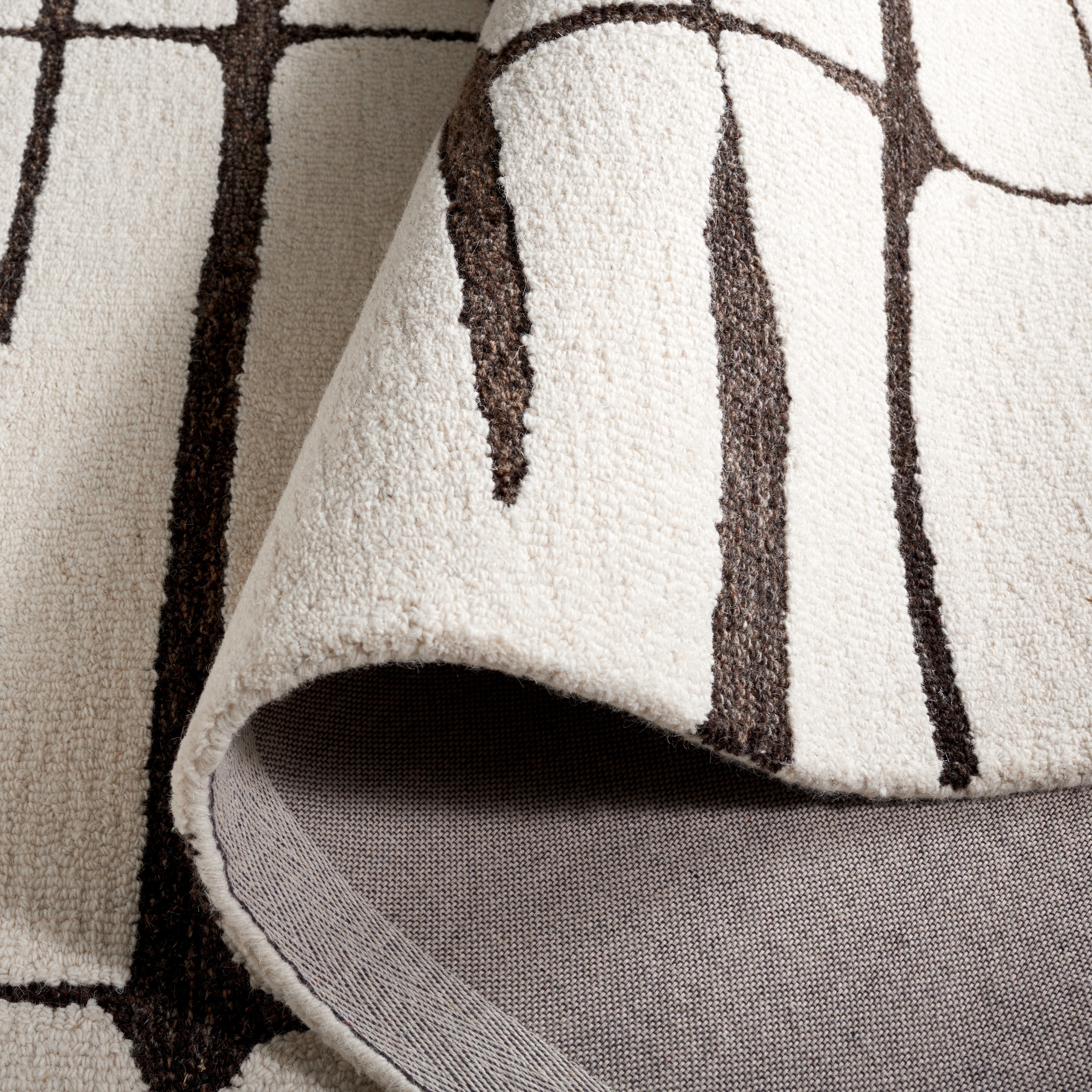 SAFAVIEH Handmade Ebony Tseng Contemporary Wool Rug