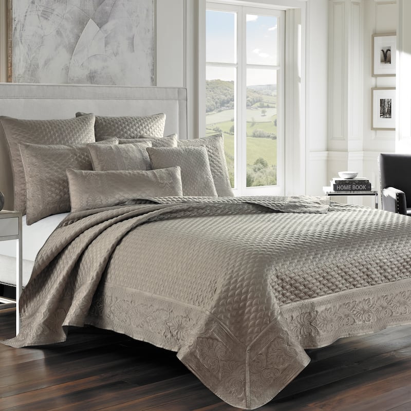 J. Queen New York Lyndon Coverlet Quilt - Taupe - Full - Queen