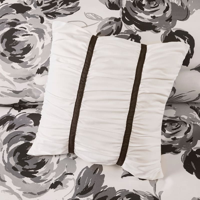 Renee Black/ White Floral Print Comforter Set by Intelligent Design