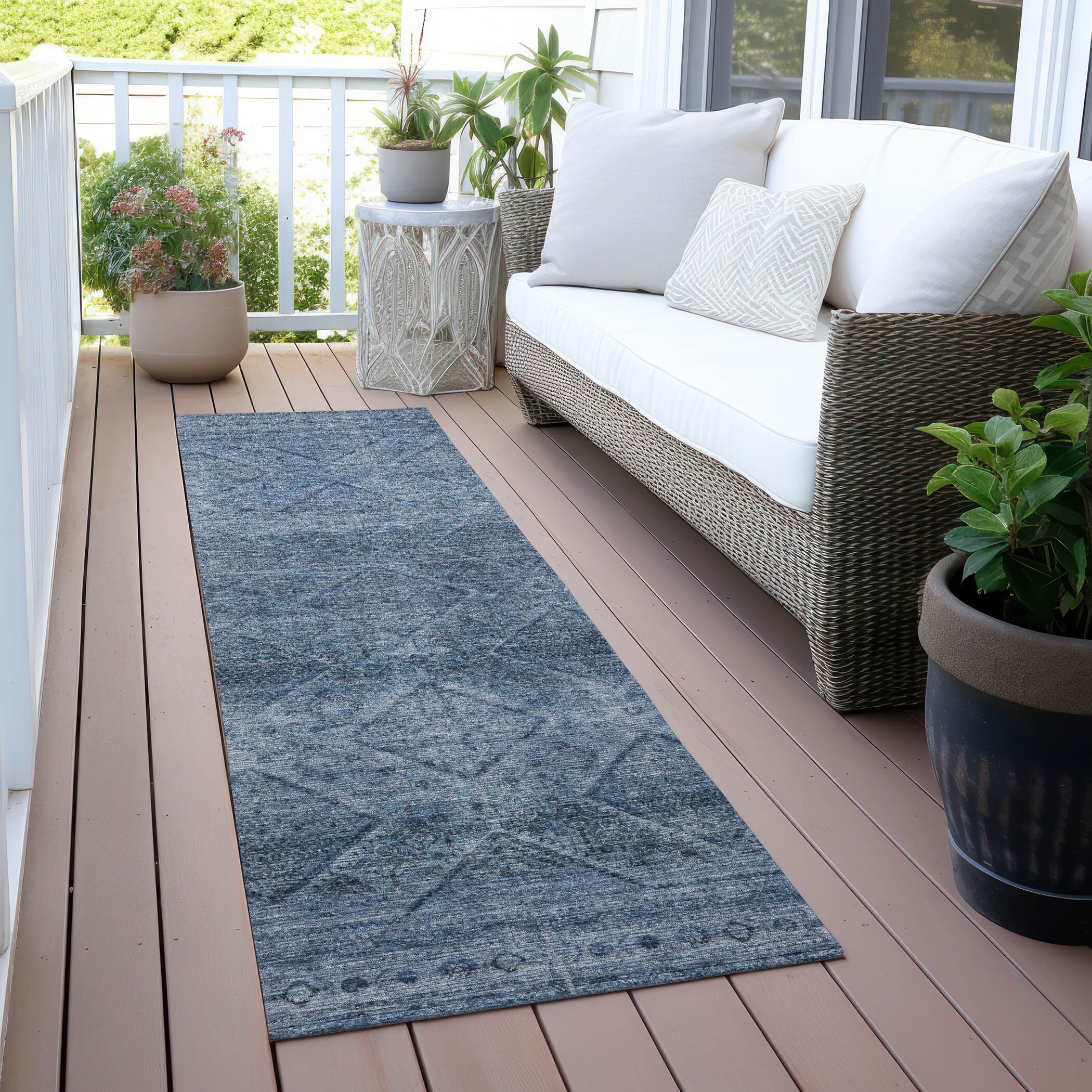 Machine Washable Indoor/Outdoor Vintage Trellis Chantille Rug