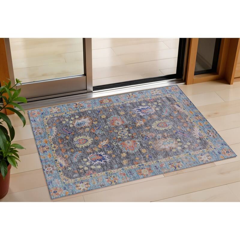 HomeRoots Floral Traditional Rectangle Outdoor Rug - 3' x 5'