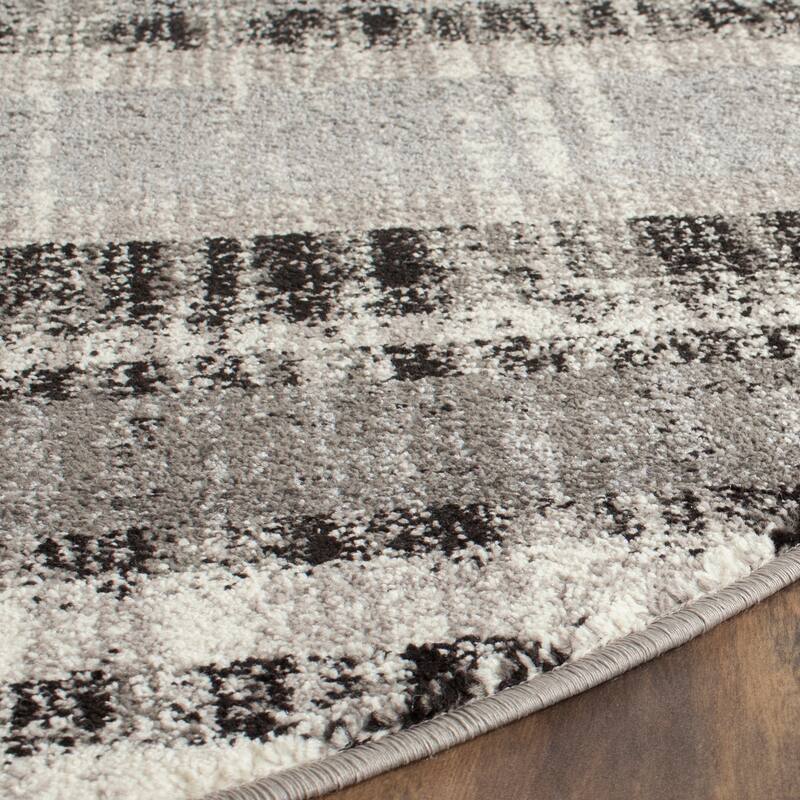 SAFAVIEH Evoke Karrie Distressed Vintage Boho Rug