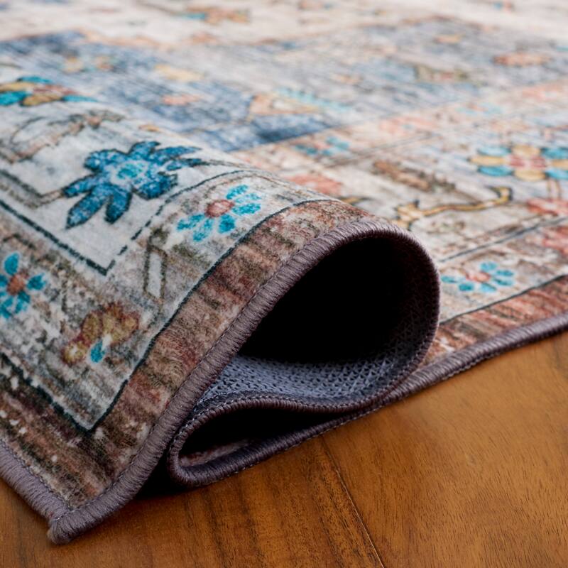 SAFAVIEH Arizona Teklia Machine Washable & Slip Resistant Rug