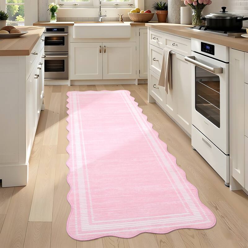 Garvee Scalloped Modern Bordered Area Rug