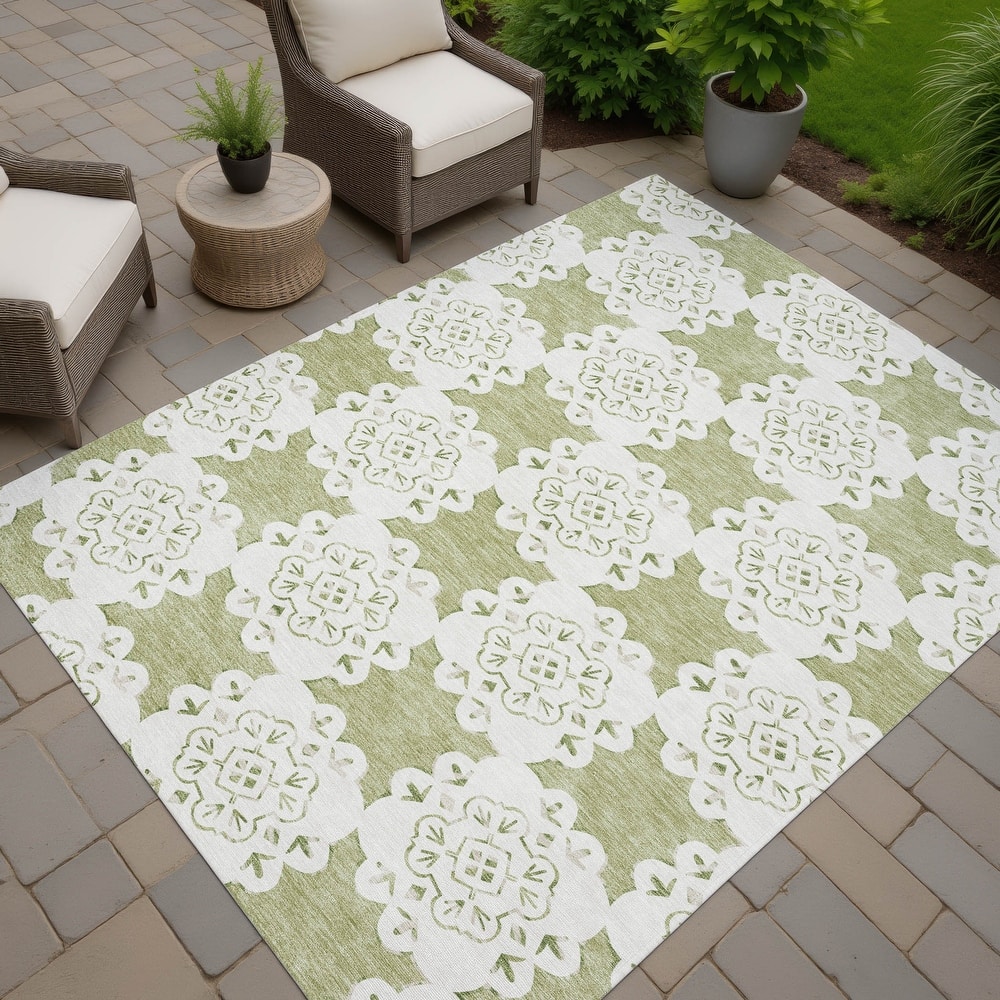 Machine Washable Indoor/ Outdoor Global Motif Chantille Rug