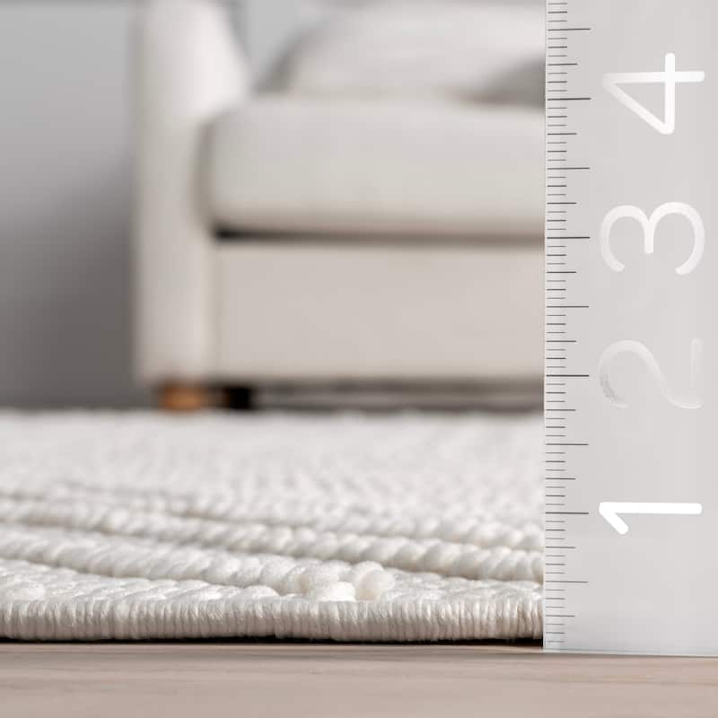 Nuloom Makena Modern Geometric High-Low Area Rug