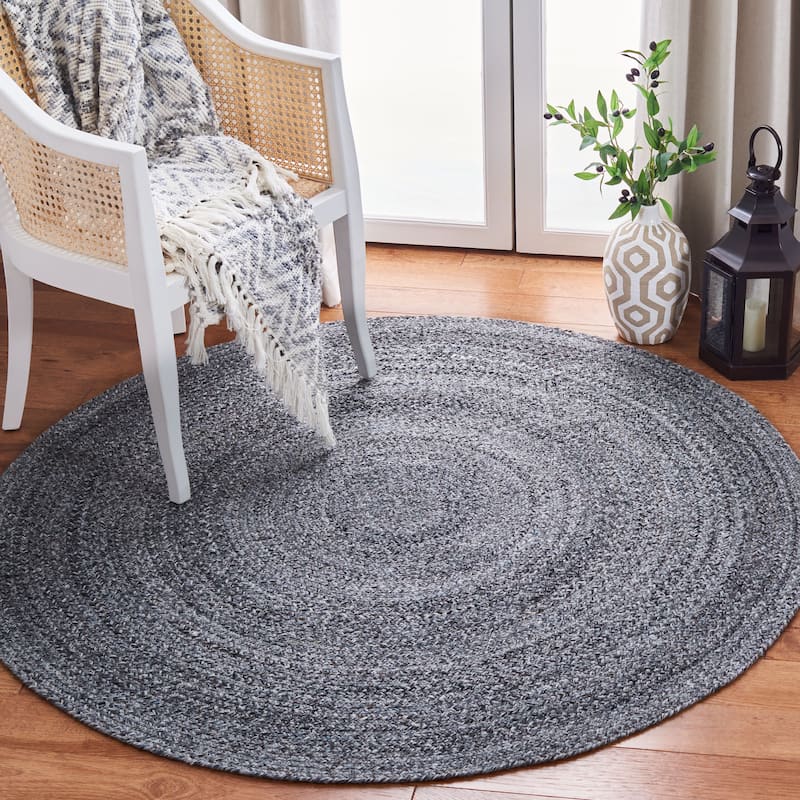 SAFAVIEH Braided Bjarnrin Flatweave Rug - 4' Round - Charcoal