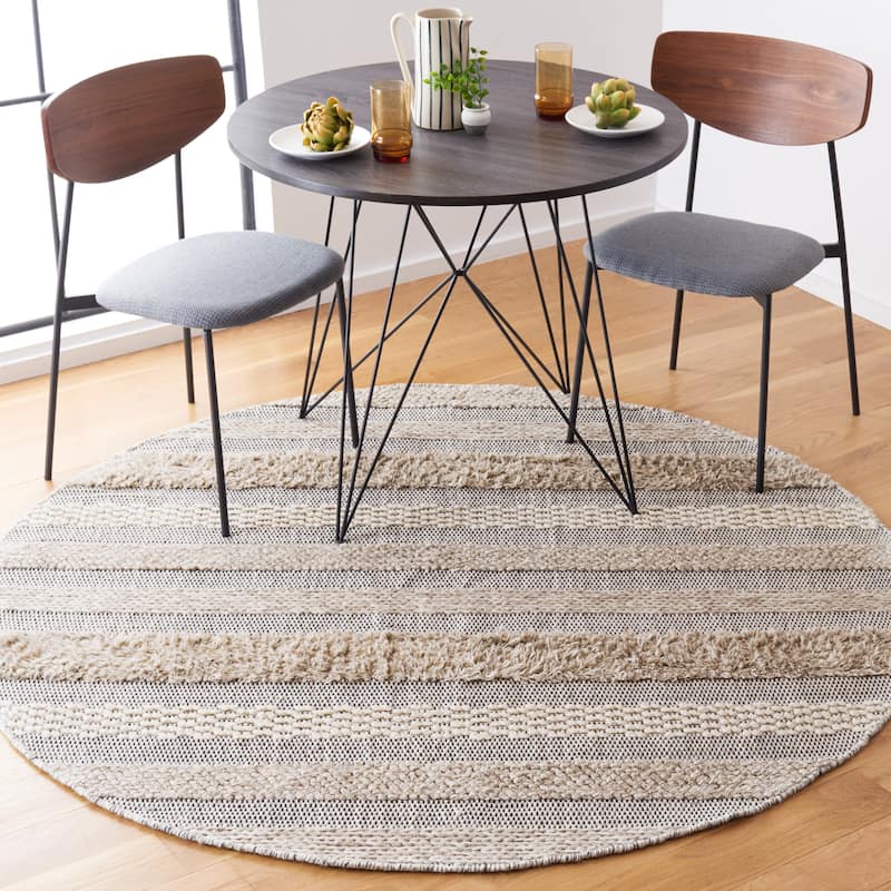 SAFAVIEH Vermont Valene Wool Fringe Rug