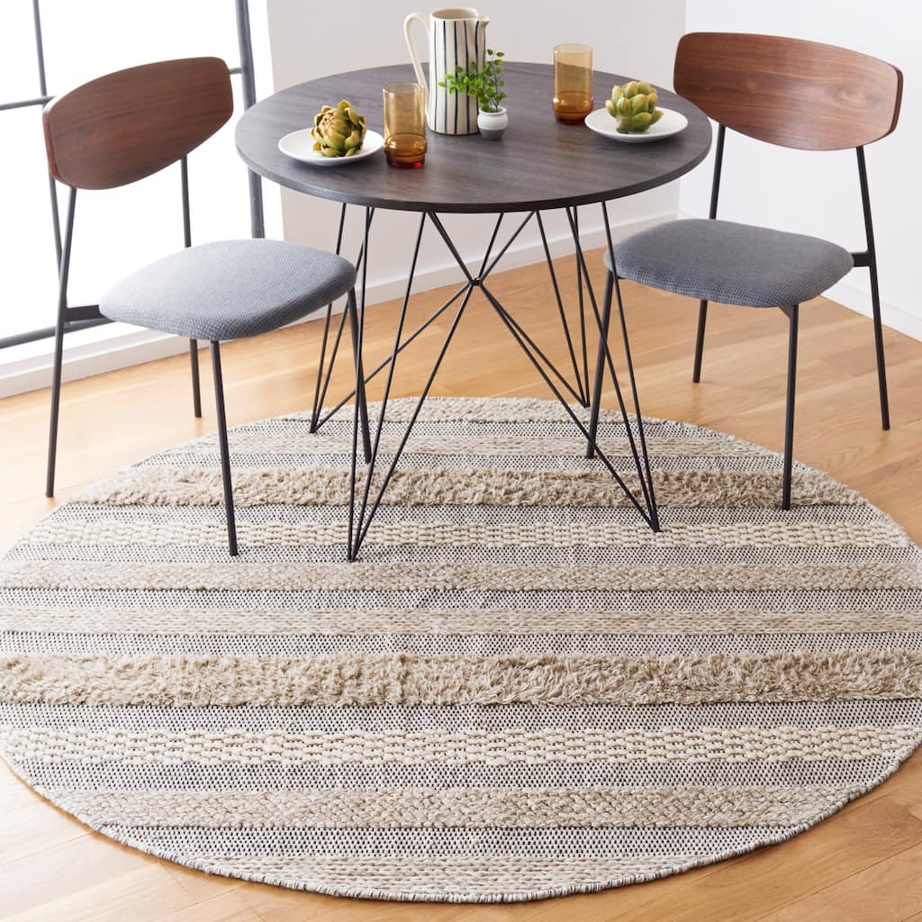 SAFAVIEH Vermont Valene Wool Fringe Rug