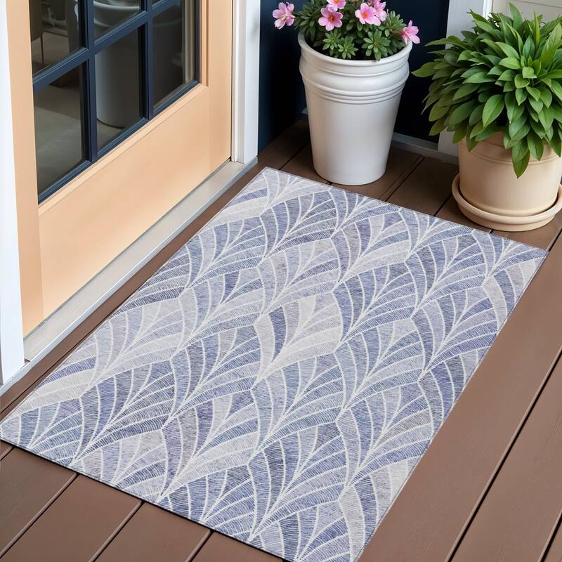 HomeRoots Geometric Transitional Rectangle Outdoor Rug - 3' x 5'
