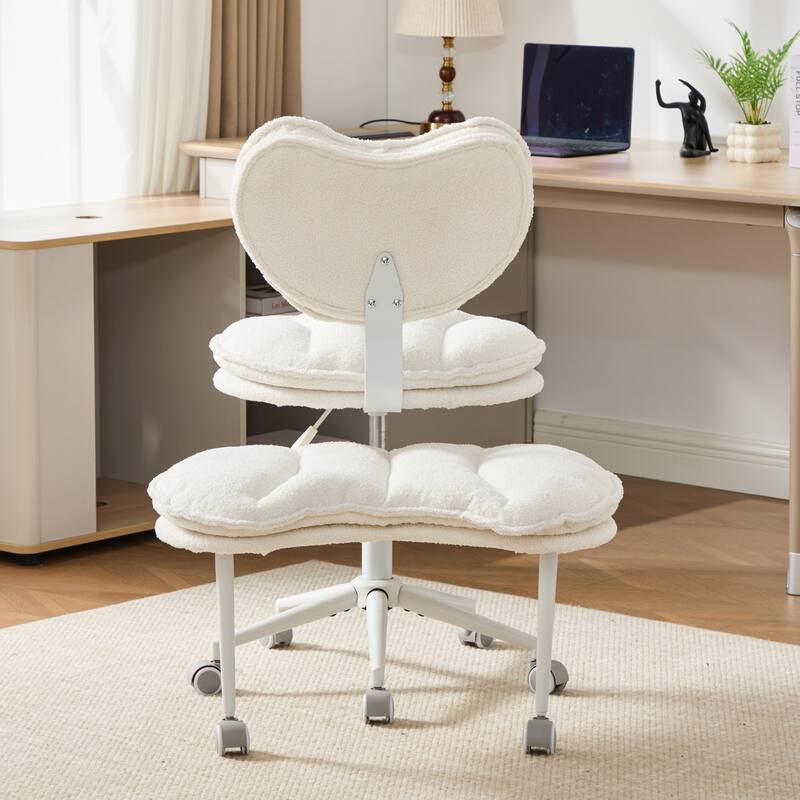 Roomfitters Sherpa Office Chair with Heart Shaped Back and Adjustable Height, Cute Aesthetic Swivel Desk Chair, Ivory