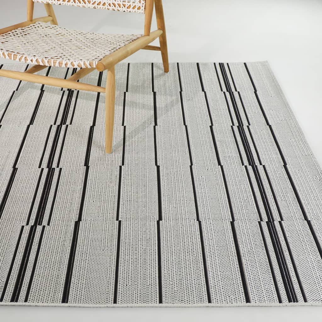 Tamara Stripe Indoor/Outdoor Area Rug