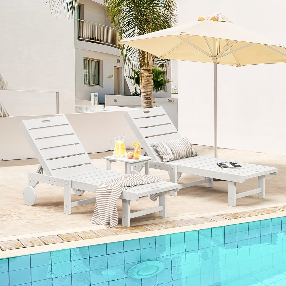 Lue Bona Lowes Chaise LUE BONA Set Of White HDPE Frame Stationary