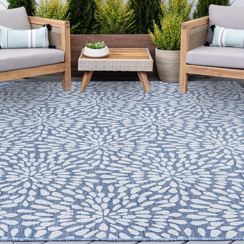 Exo Coastal Floral Indoor/Outdoor Area Rug - 5'3'' x 7'3'' - Blue/Cream