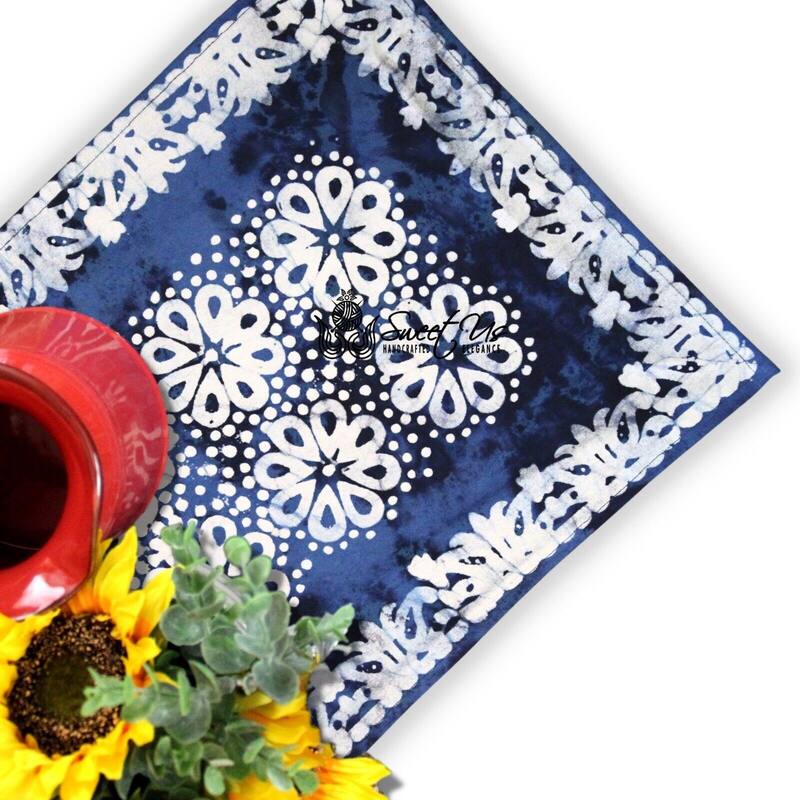 Cotton Batik Daisy Floral Tablecloth Collection - Set of 4 Placemats
